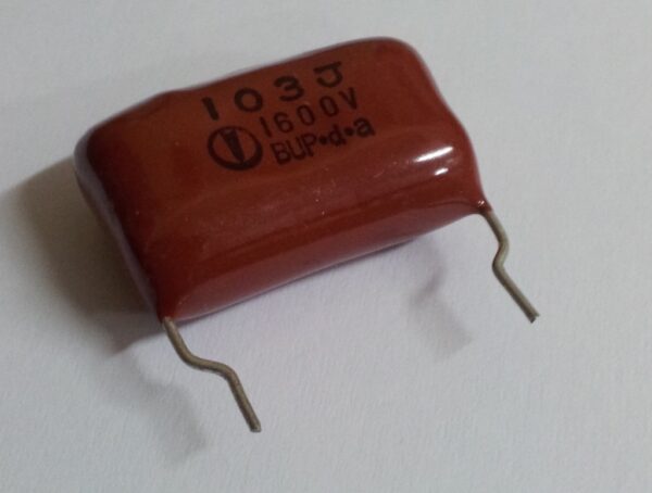 Condensador Poliester 10nF 1600V  R22.5mm 10K